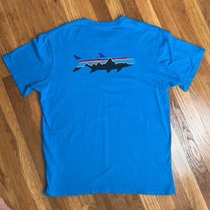 Bright Teal Fitz Roy Fish Patagonia Sz Medium organic cotton t-shirt